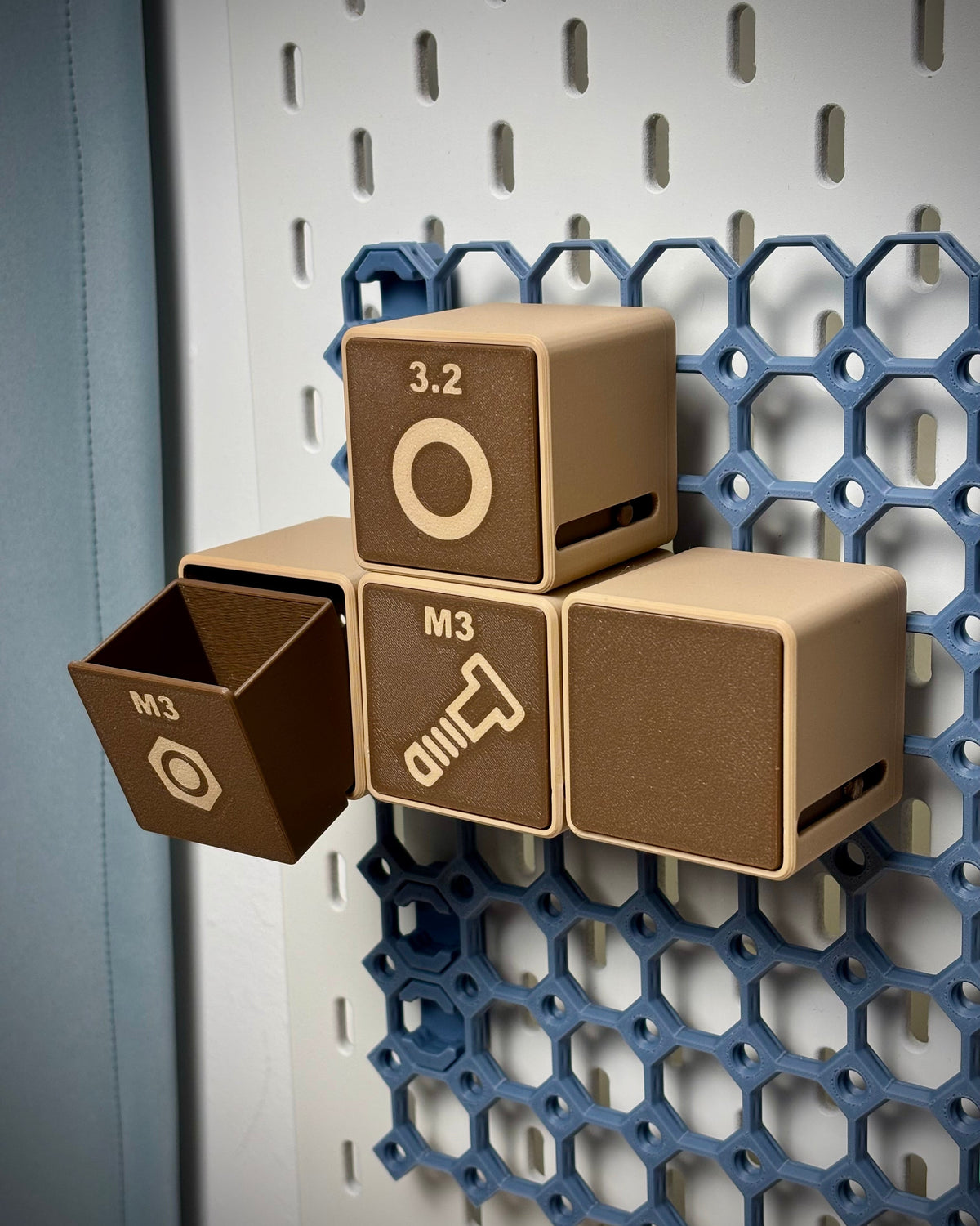 Tilt Drawer Box for Multiboard – Push-Push Screw Storage