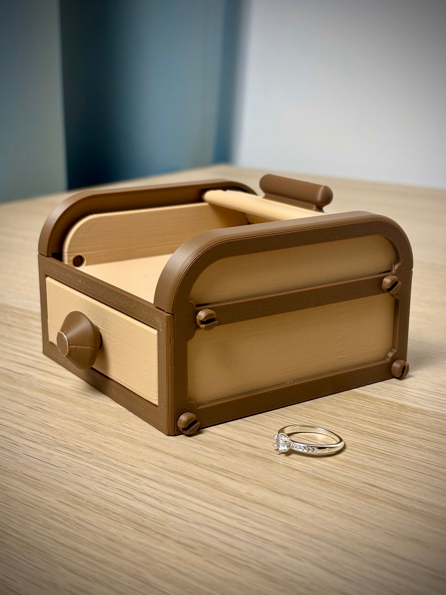 Roll-Top Organizer Box – Compact Desktop Storage
