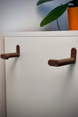 Paper Towel Holder with Quick-Swap System
