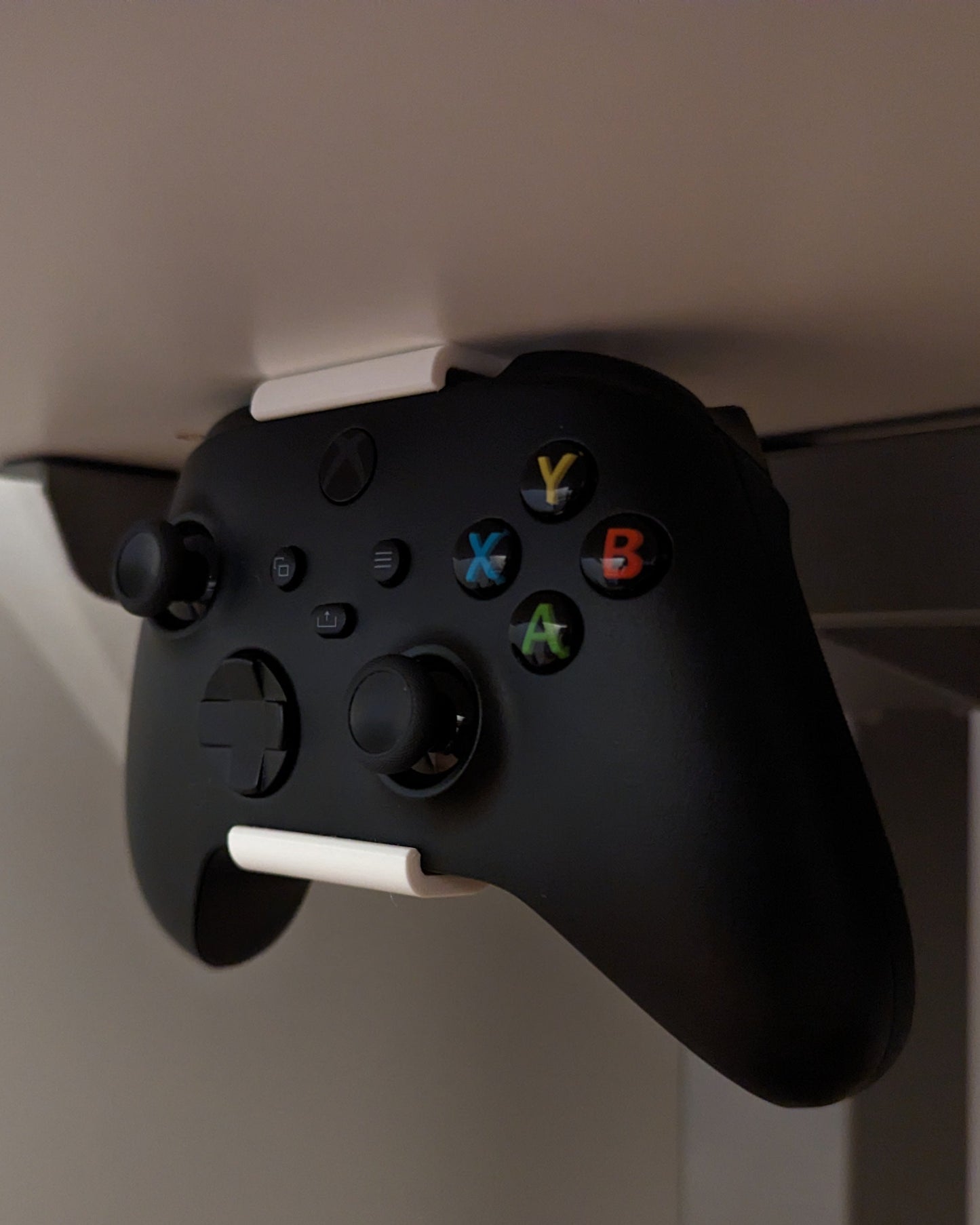 Xbox Controller Under-Desk Mount – Tidy Gaming Setup
