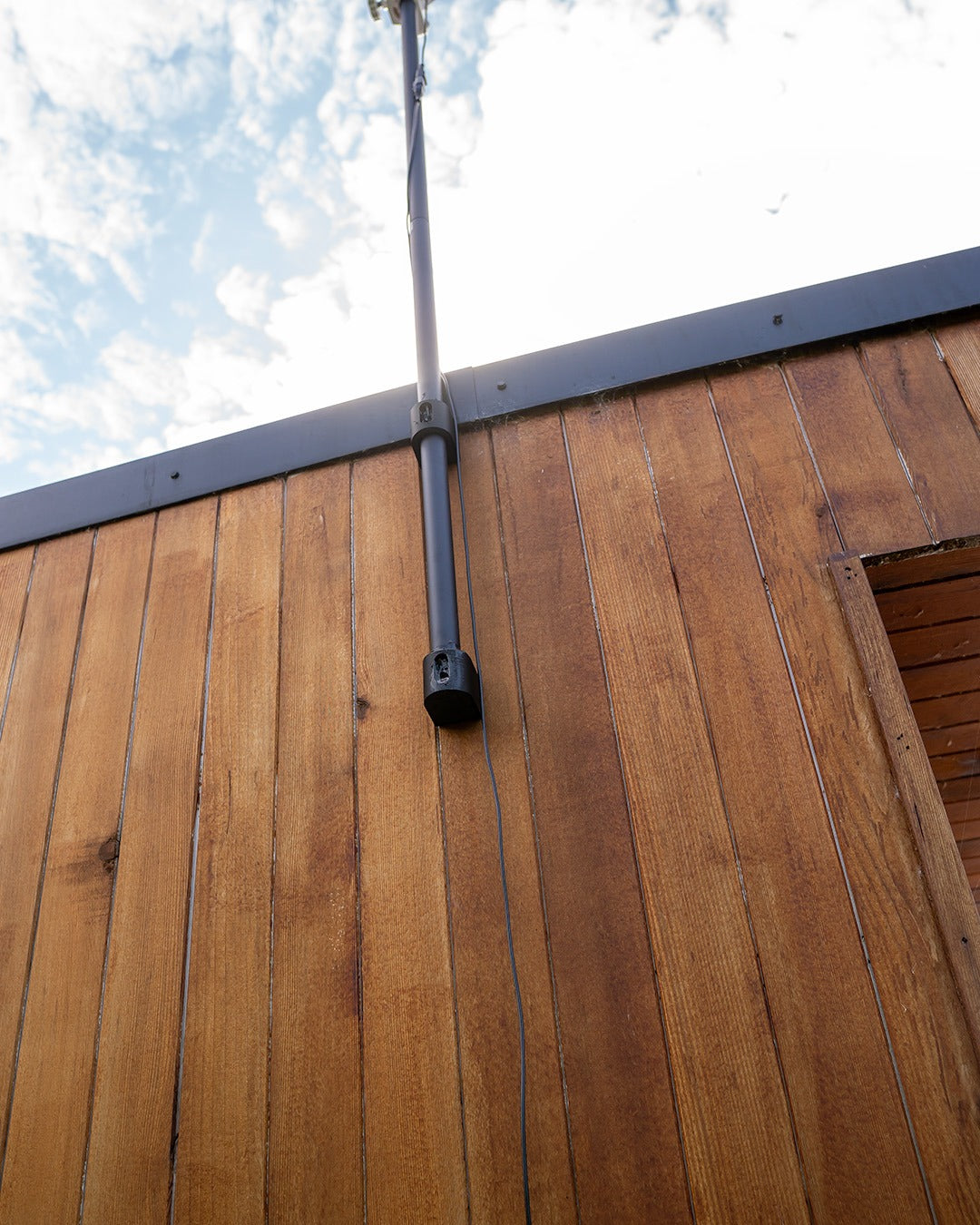 RTK Antenna Wall Mount for Mammotion Luba