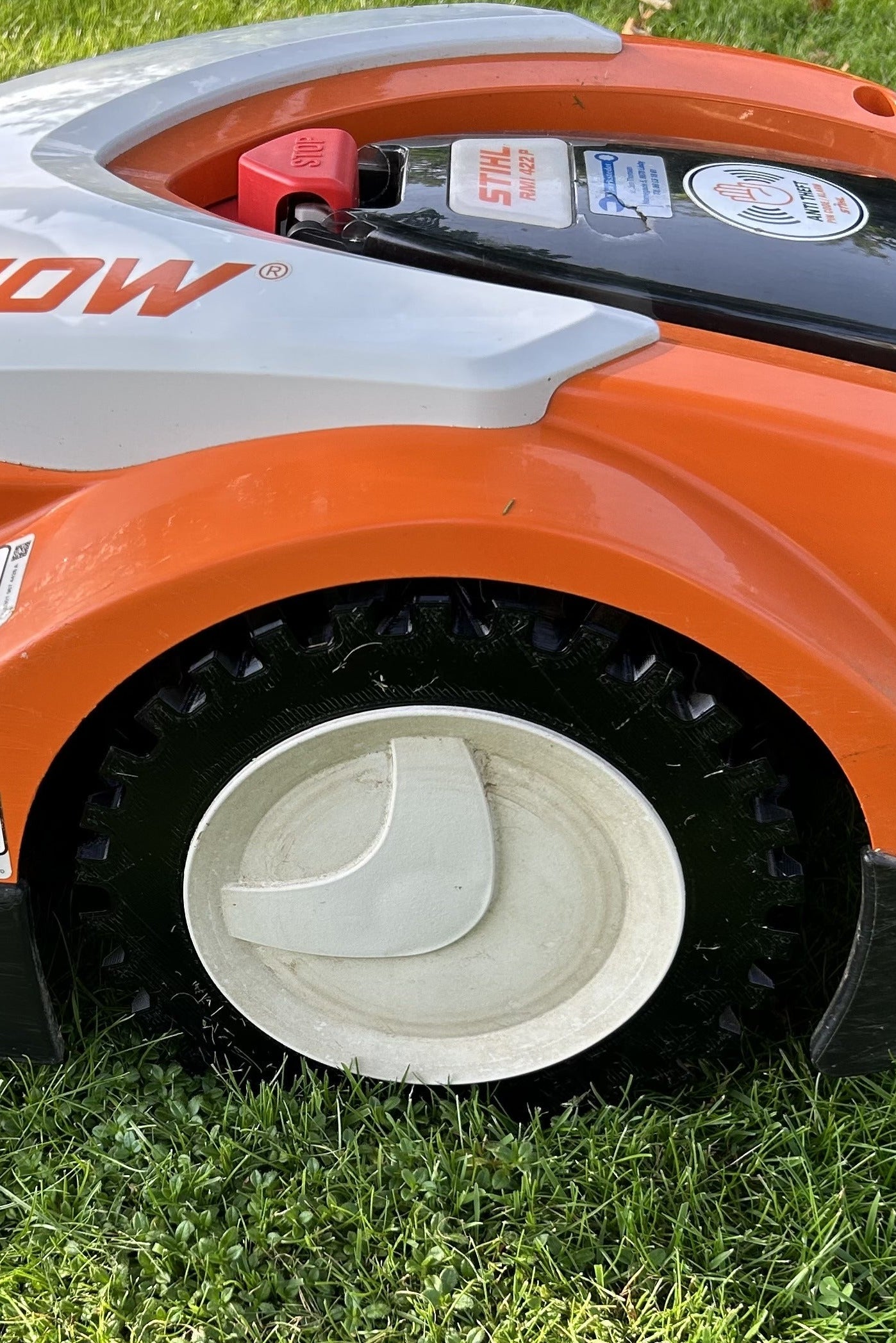 Stihl iMOW RMI terrain wheel — overview