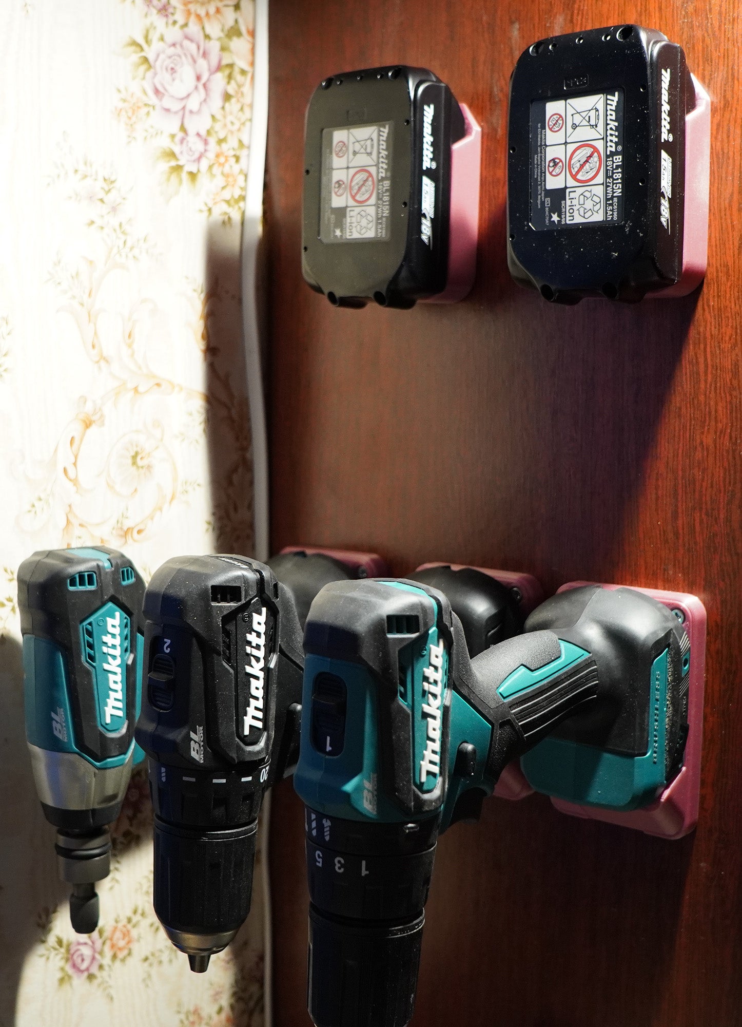 Makita Wall Mount – Battery & Tool Holder LXT 18V/14.4V