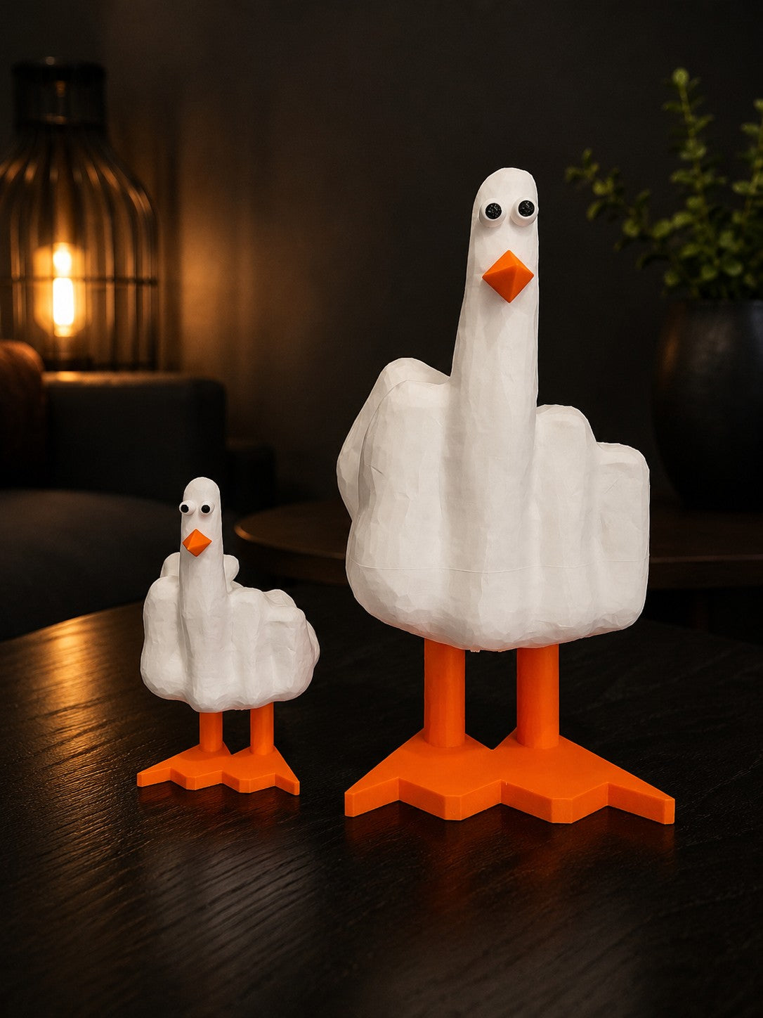Duck You figur i hvid - stoerrelsessammenligning 14 cm og 25 cm