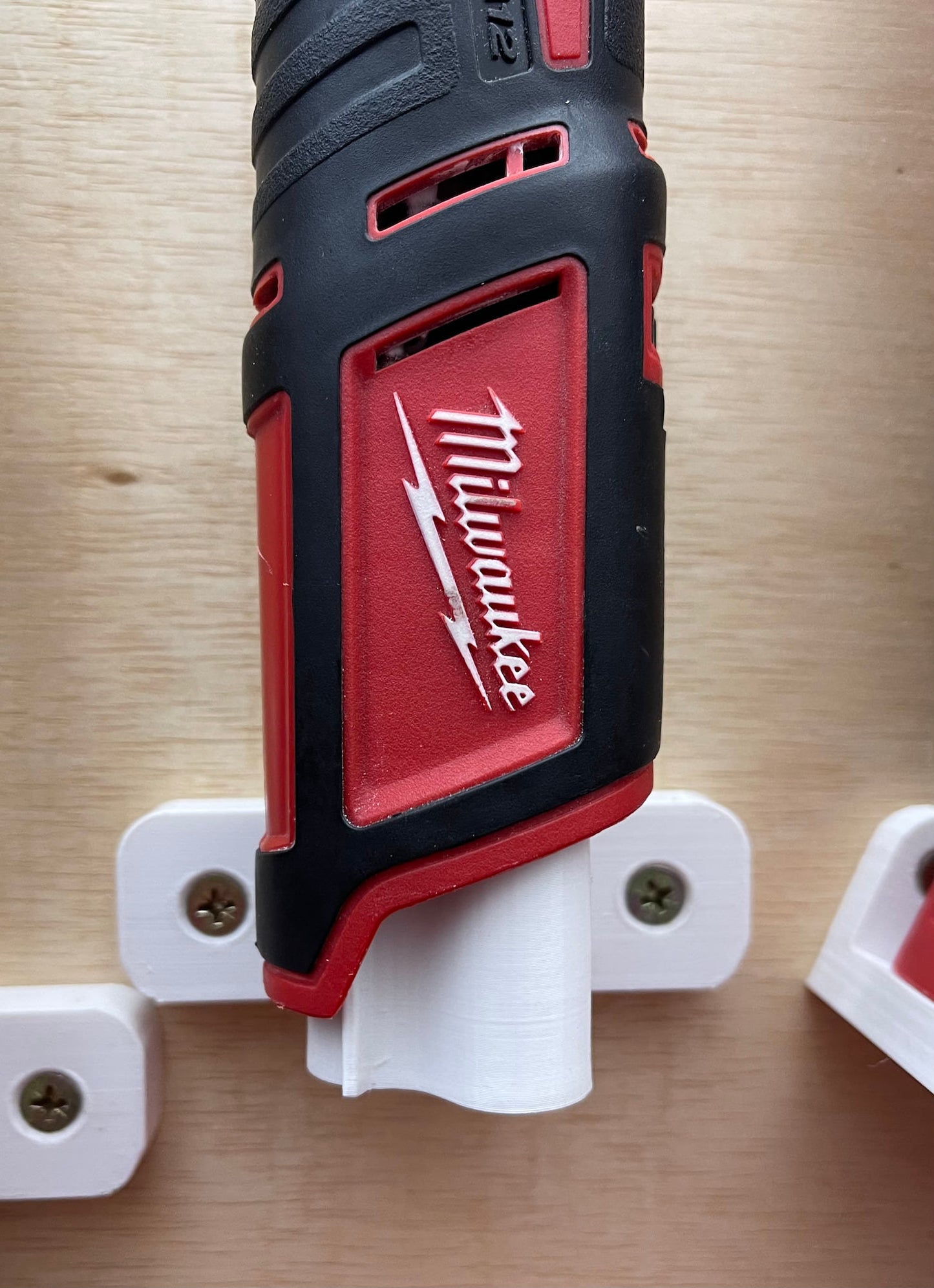 Milwaukee M12 Wall Mount – Parallel Tool Storage