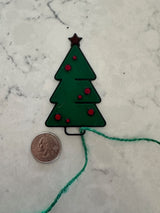 Geschenkanhänger in Form eines Weihnachtsbaums