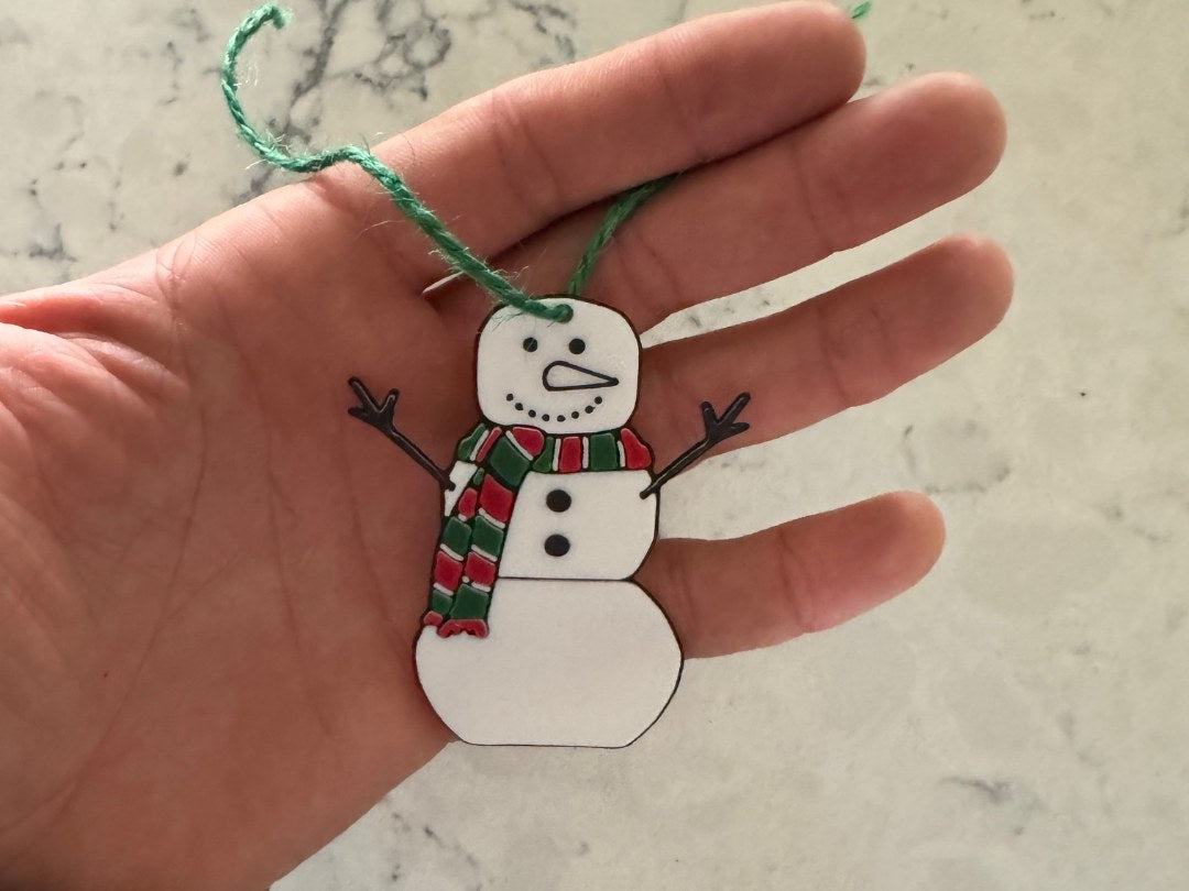 Geschenkanhänger in Form eines Schneemanns