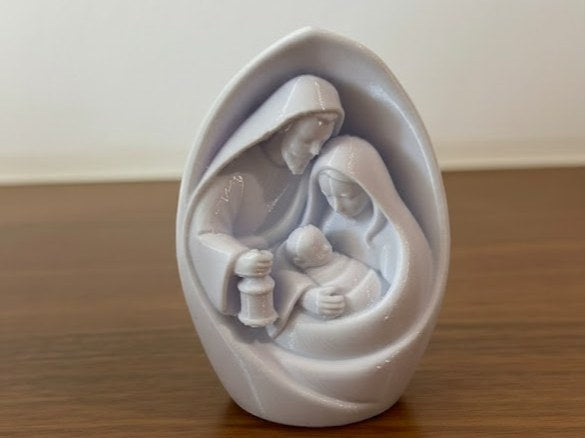 Weihnachtskrippe mit der Heiligen Familie – minimalistische Figur