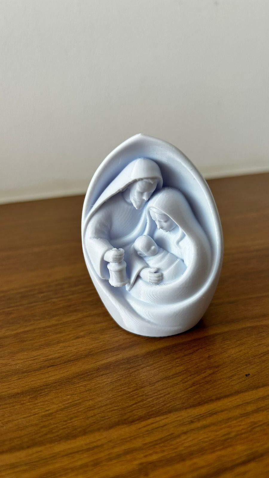 Weihnachtskrippe mit der Heiligen Familie – minimalistische Figur