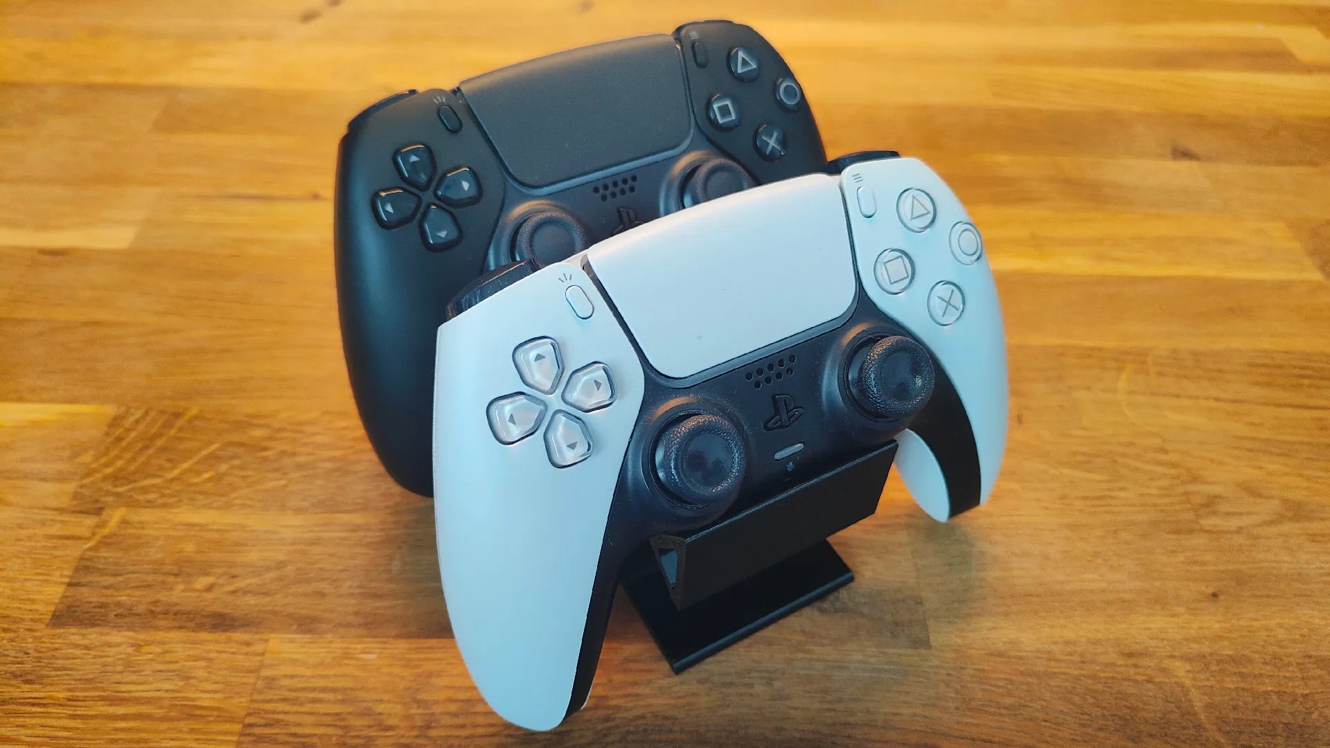 Doppelständer für PS5-Controller – hält 2 auf einmal