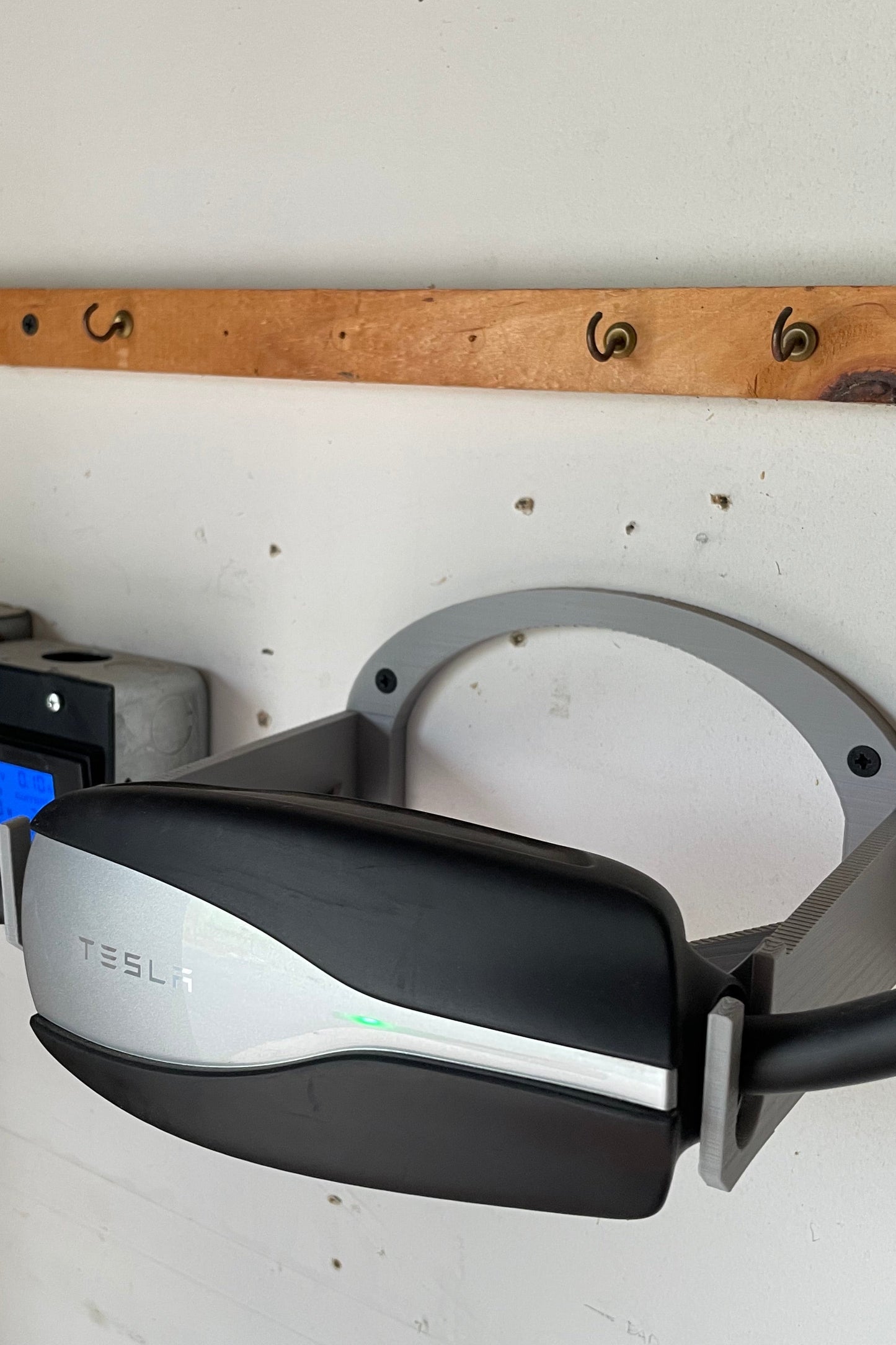 Tesla UMC Wall Mount – Clean Charging Storage