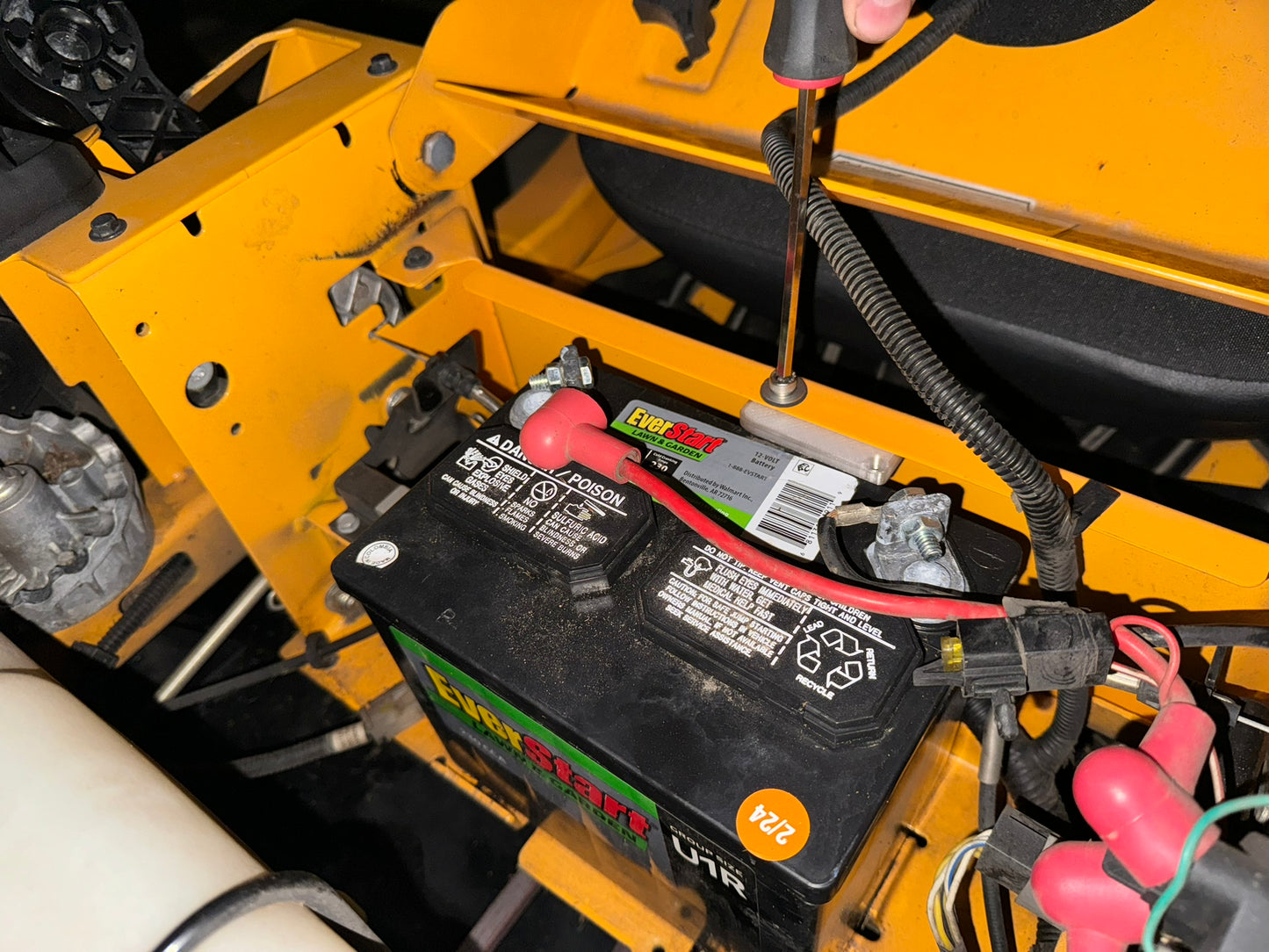 Cub Cadet ZT1 ZT2 Battery Cam Lock Mount Replacement