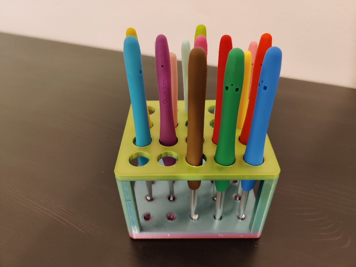 Crochet Hook & Pen Holder – Desk Organizer Stand