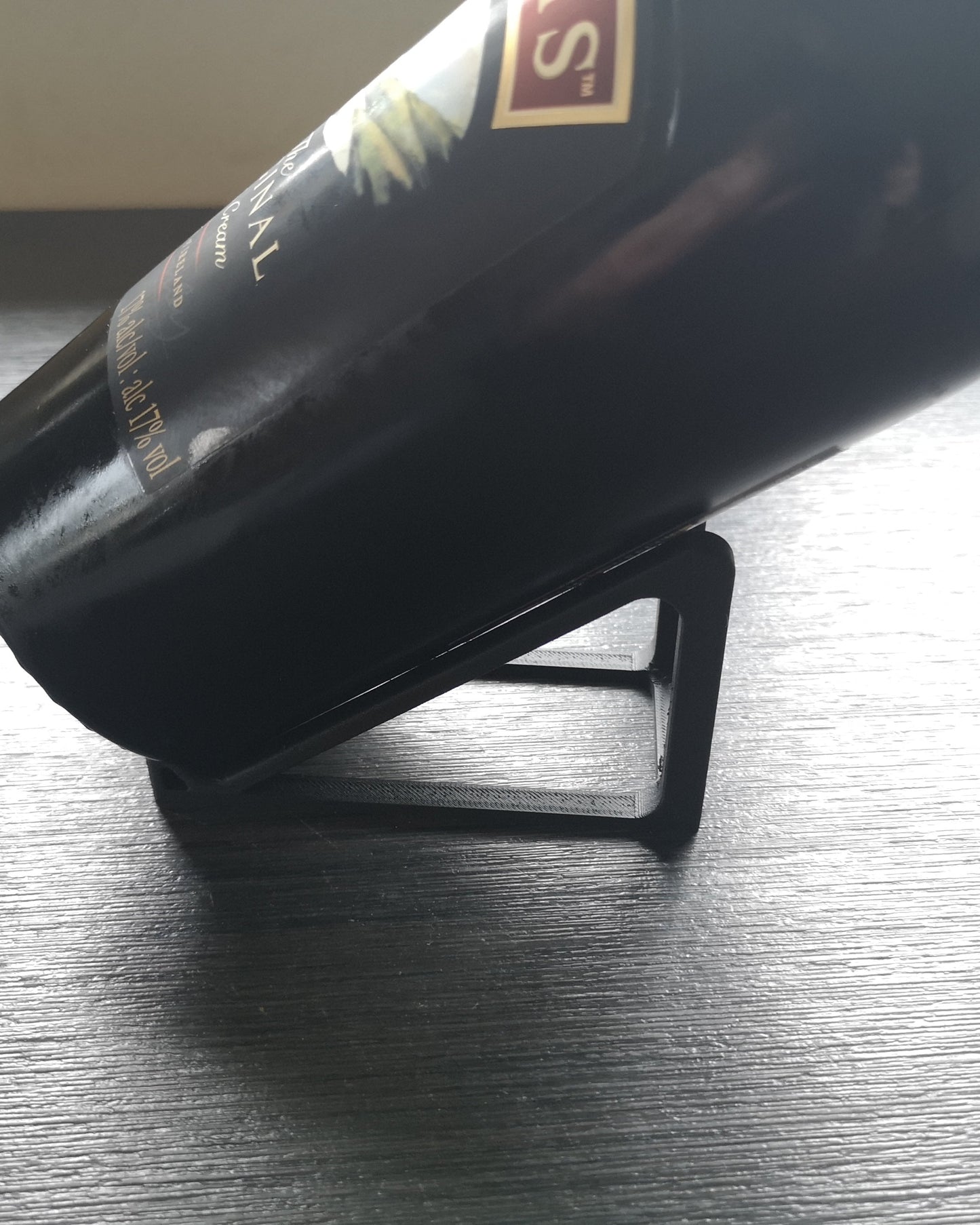 Wine Bottle Display Stand – 35° Angle, 2 Sizes