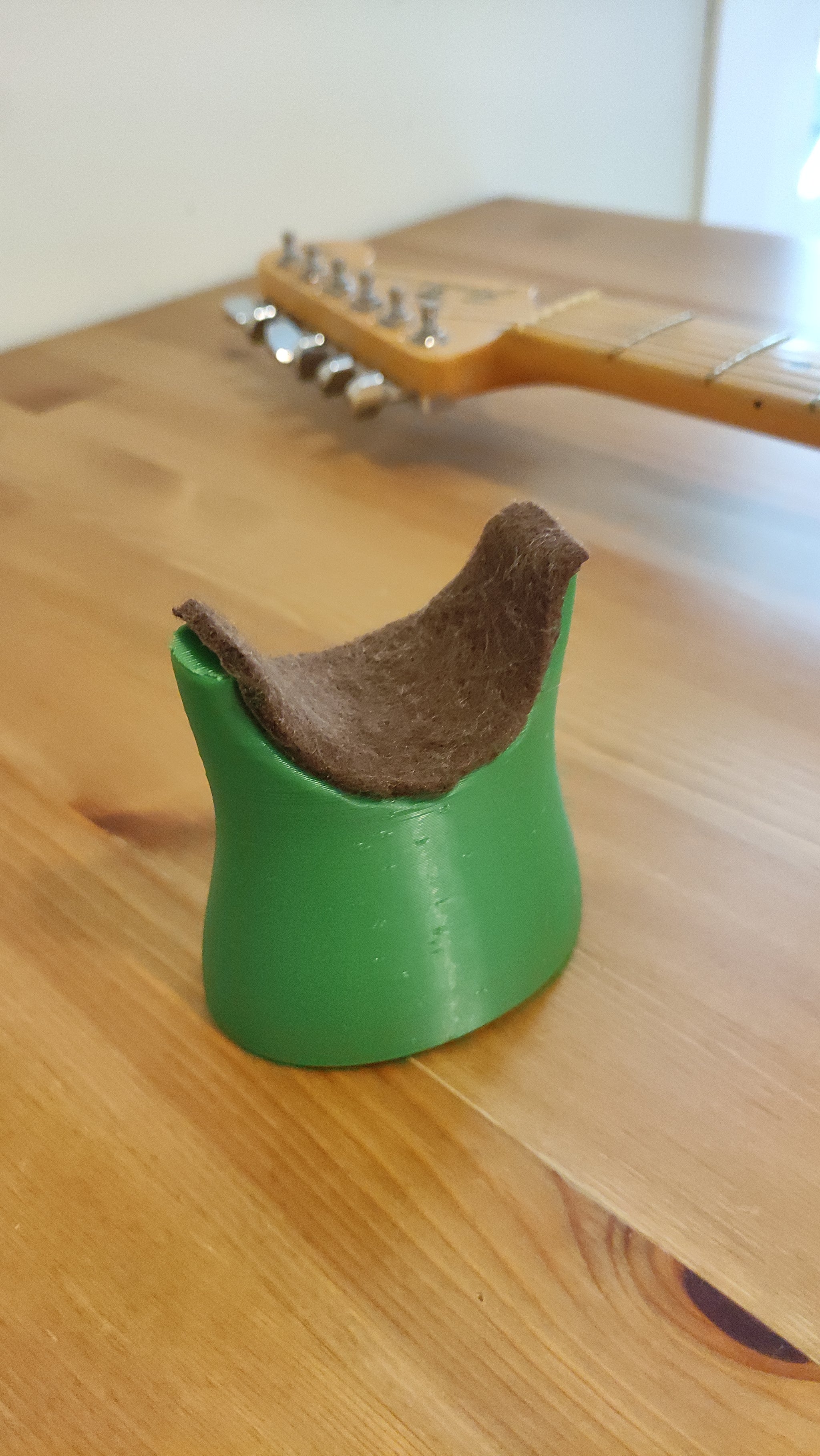Electric Guitar Neck Support – Strat Optimized