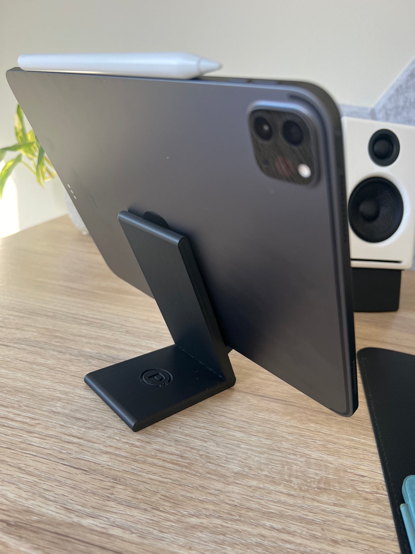 Phone & Tablet Stand for iPhone and iPad