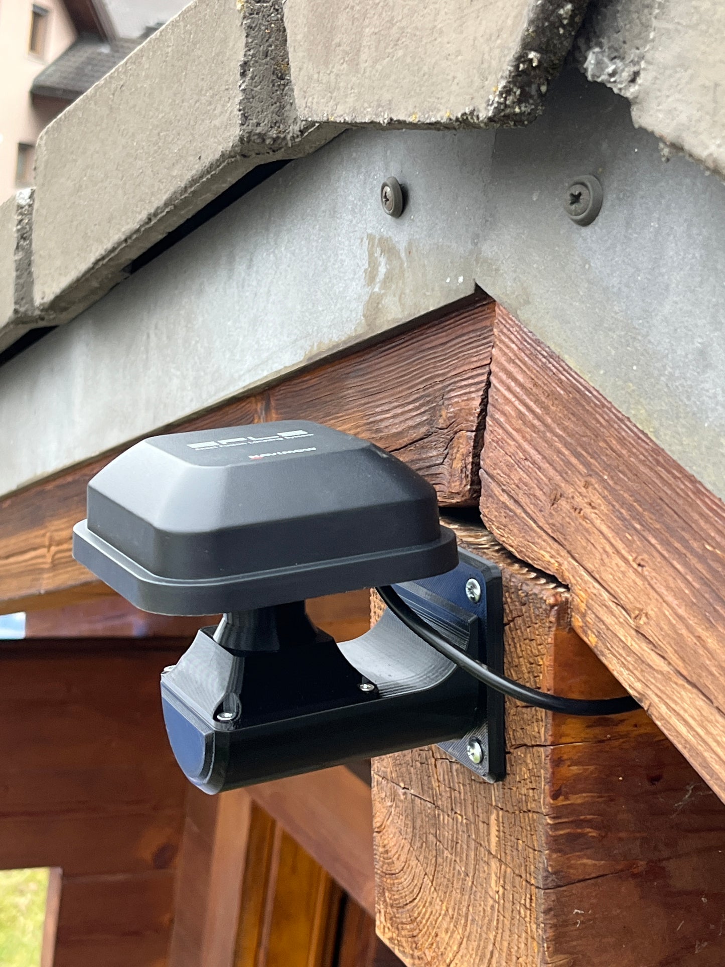 Segway Navimow GPS Wall Mount – 90° Angle