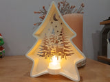 Weihnachtsbaum-Teelichthalter mit Waldszene und Rentieren