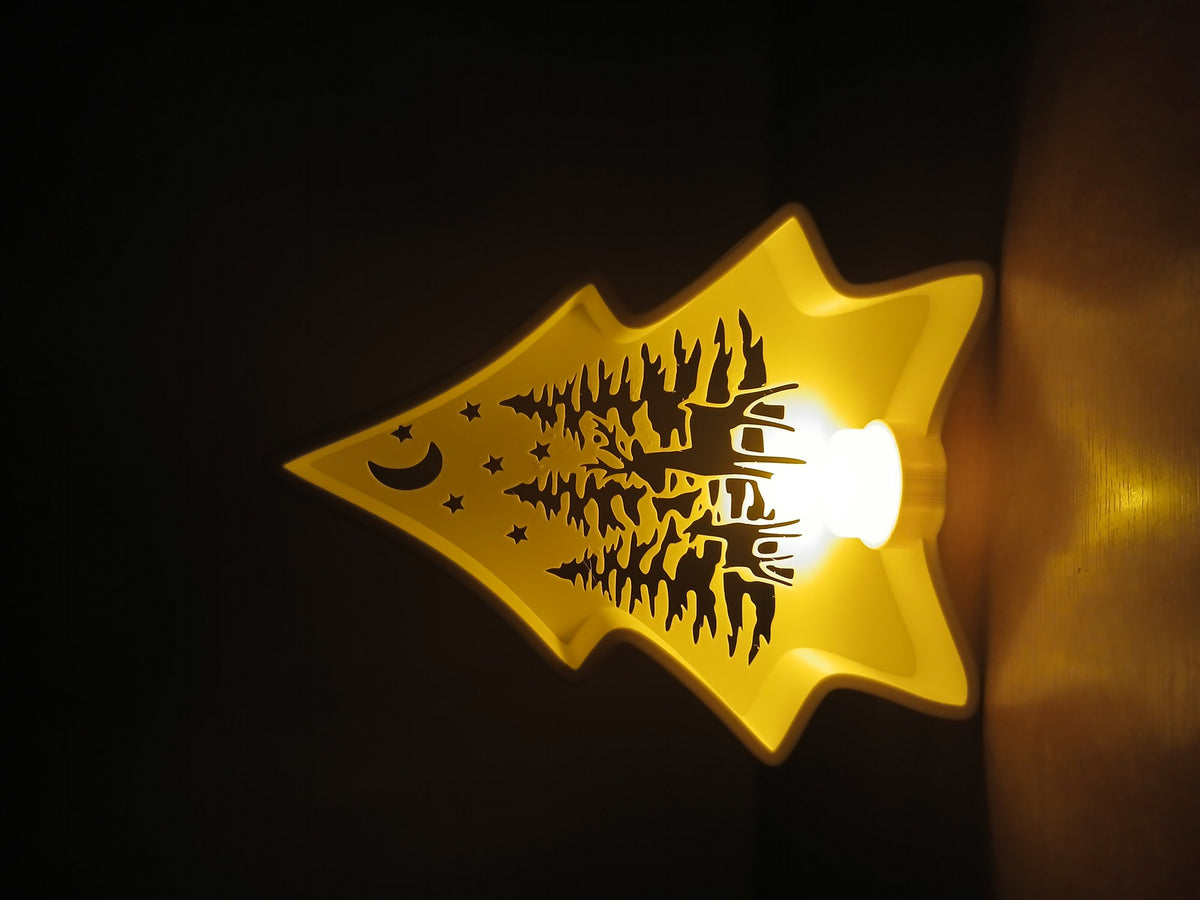Weihnachtsbaum-Teelichthalter mit Waldszene und Rentieren
