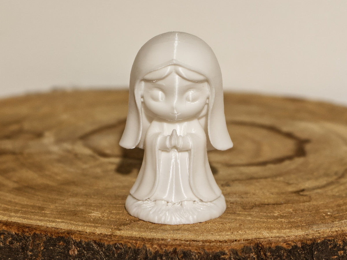 Stilisierte Figur der Jungfrau Maria für die Weihnachtskrippe