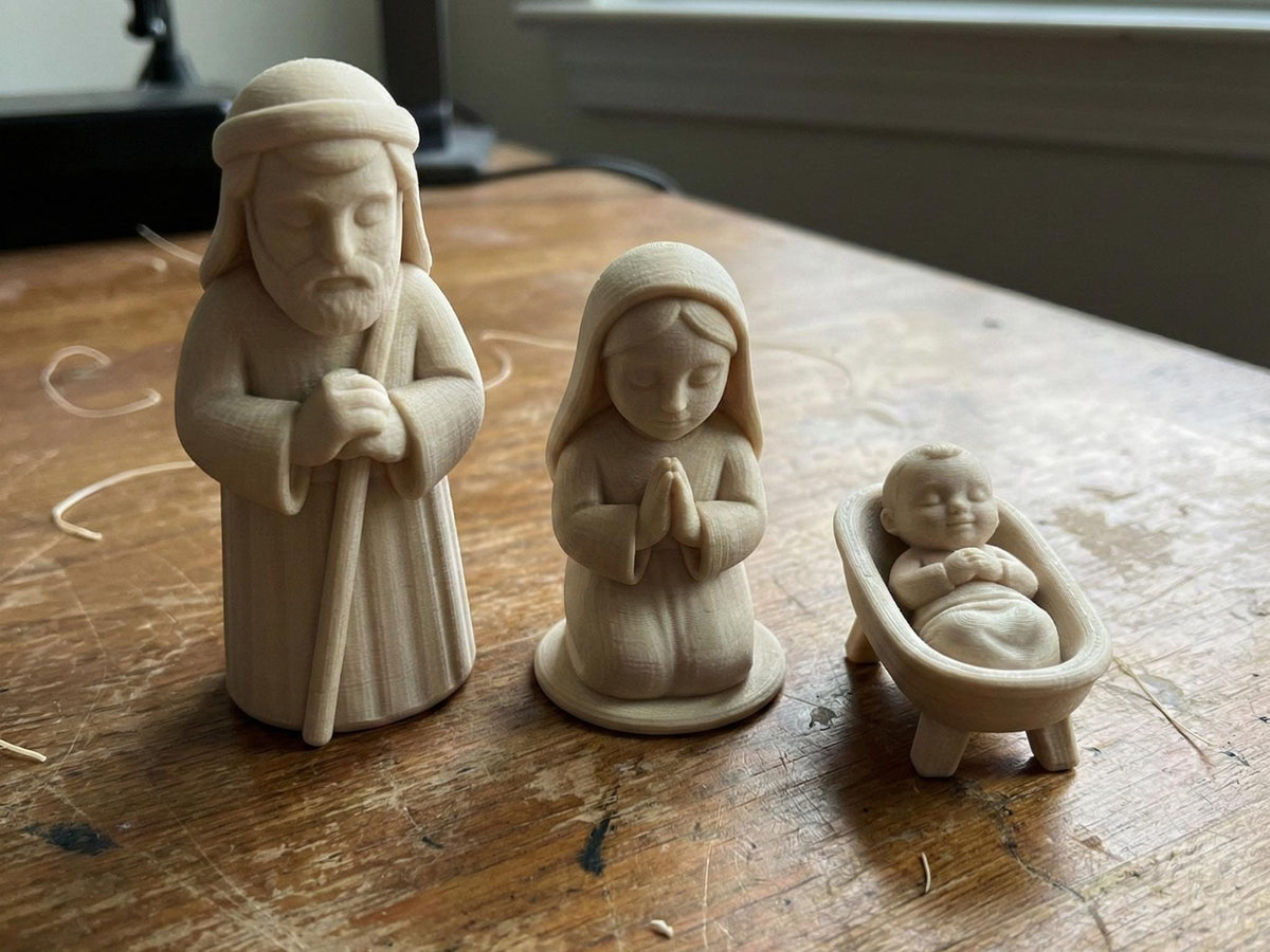 Weihnachtskrippe mit Josef, Maria und Jesuskind