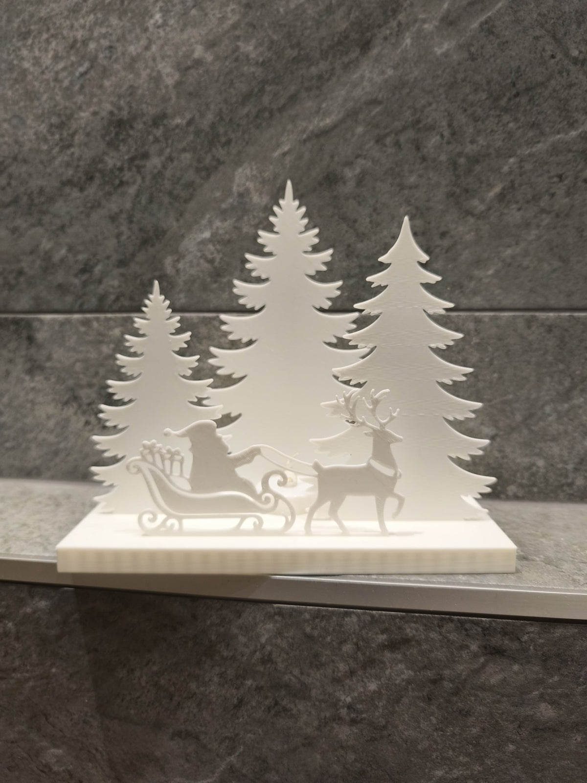 Weihnachtslandschaft für LED-Teelichter mit Tannen und Rentieren