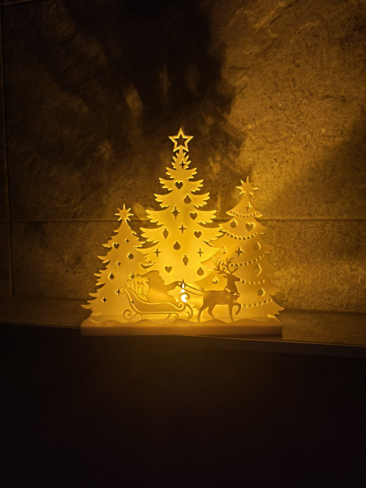 Weihnachtshaus für Teelichter – Weihnachtsmann im Schlitten und Wald