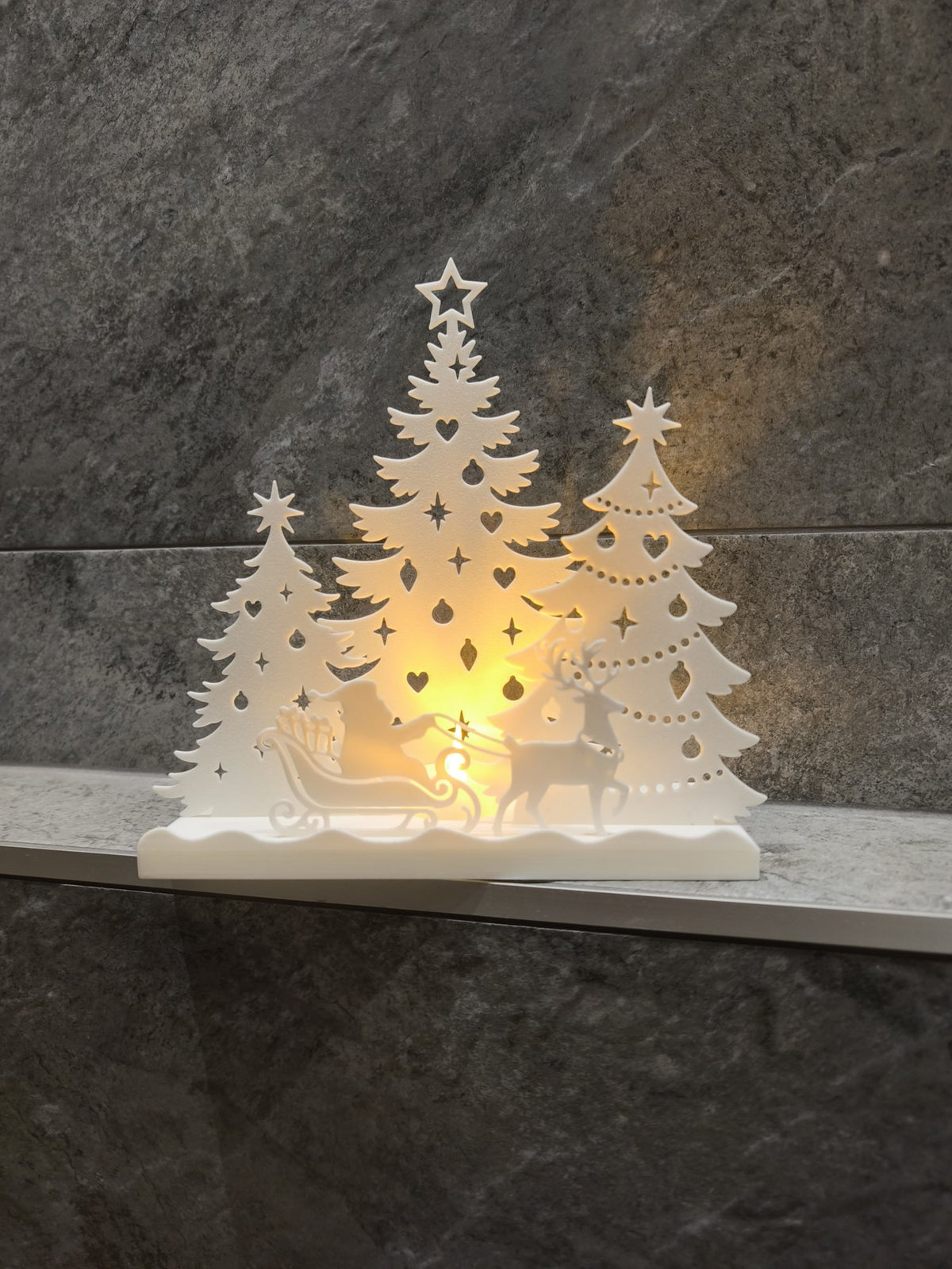 Weihnachtshaus für Teelichter – Weihnachtsmann im Schlitten und Wald