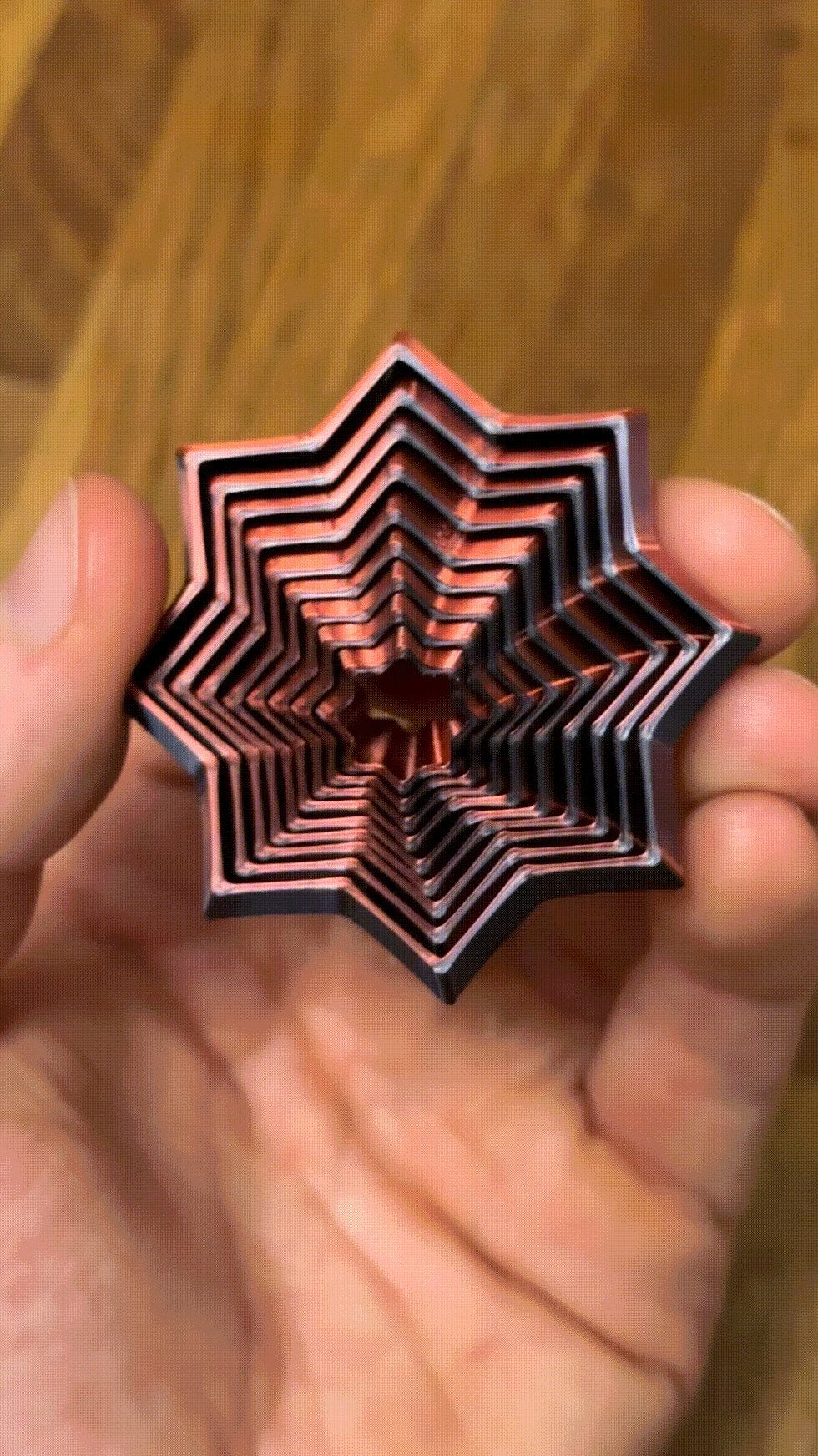Weihnachtsstern, der auch als Fidget-Spielzeug dient