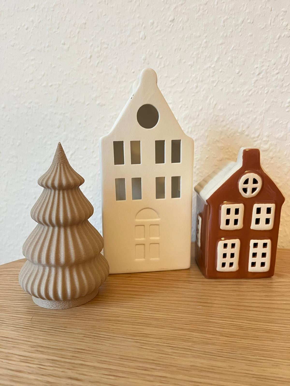Moderne minimalistische Weihnachtsbaumfigur