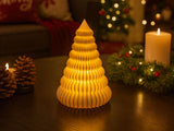 Geriffelter Weihnachtsbaum mit LED-Teelicht im Inneren
