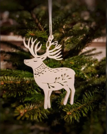 Christbaumschmuck mit Hirsch
