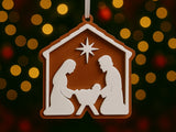 Christbaumschmuck mit Krippe: Maria, Josef und Jesuskind