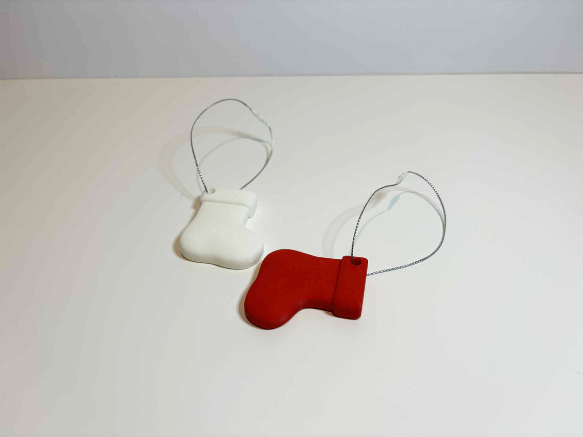 Kleiner Weihnachtsstrumpf als Christbaumschmuck mit Aufhänger