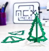 Kleiner Weihnachtsbaum zum Zusammenstecken als Anhänger