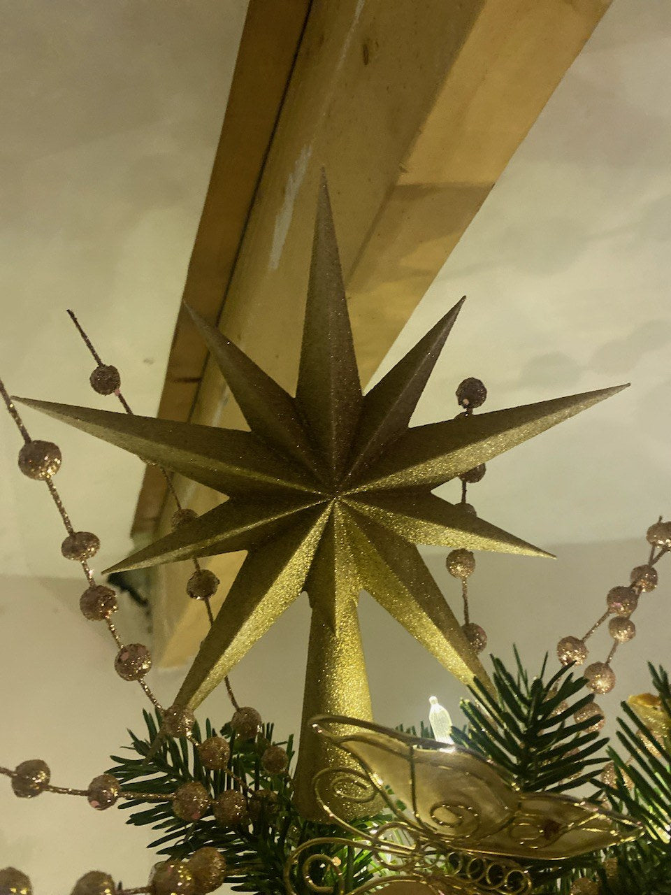 Christbaumspitze als Stern mit zehn Zacken
