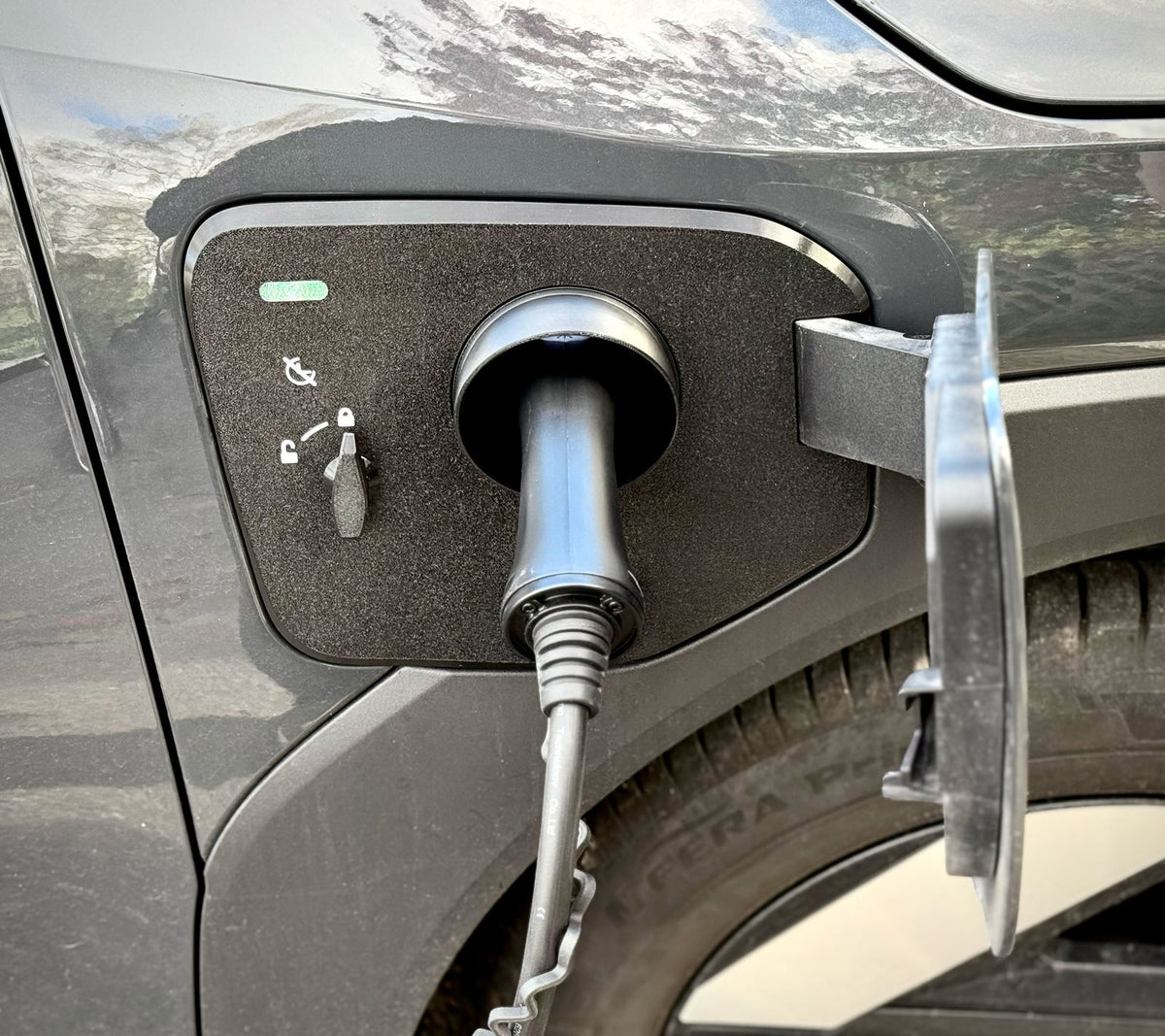 Ladeport-Abdeckung für Kia EV4