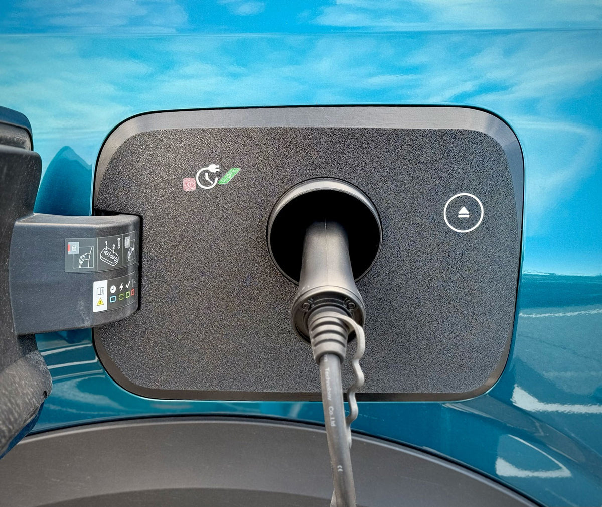 Ladeport-Abdeckung für Peugeot e-5008