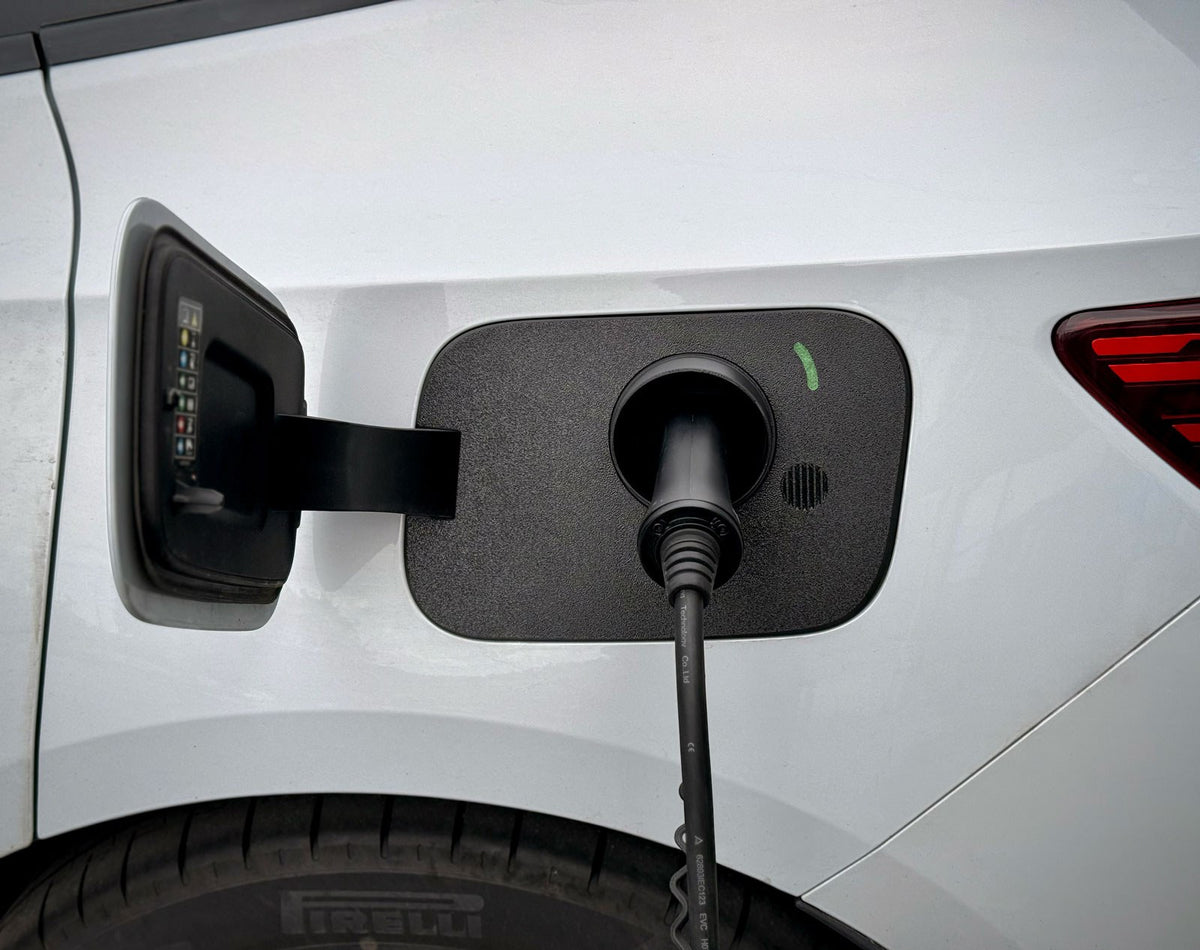 Ladeport-Abdeckung für Polestar 4