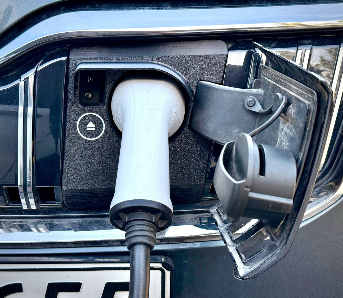 Ladeport Abdeckung für Skoda Superb iV