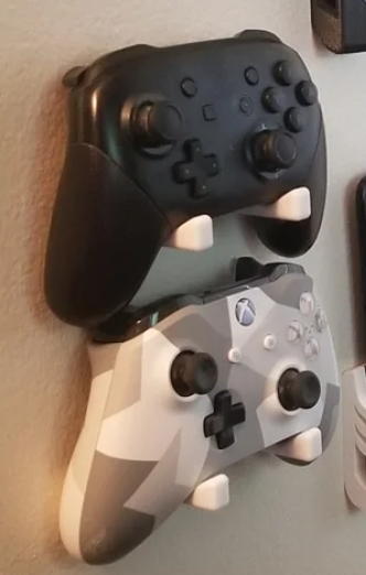 Universal Controller Wall Mount – Fits PS5, Xbox & Switch