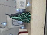 Süße Wichtelfigur in Form eines Weihnachtsbaums
