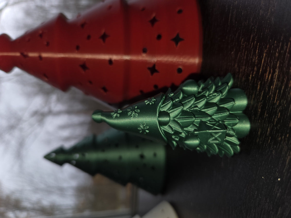Süße Wichtelfigur in Form eines Weihnachtsbaums