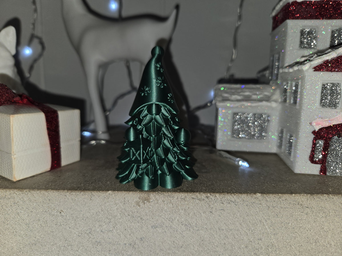 Süße Wichtelfigur in Form eines Weihnachtsbaums