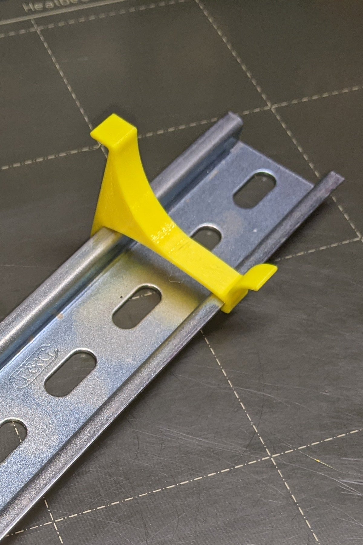 DIN Rail Screwdriver & Tool Holder Clip – Flexible Fit