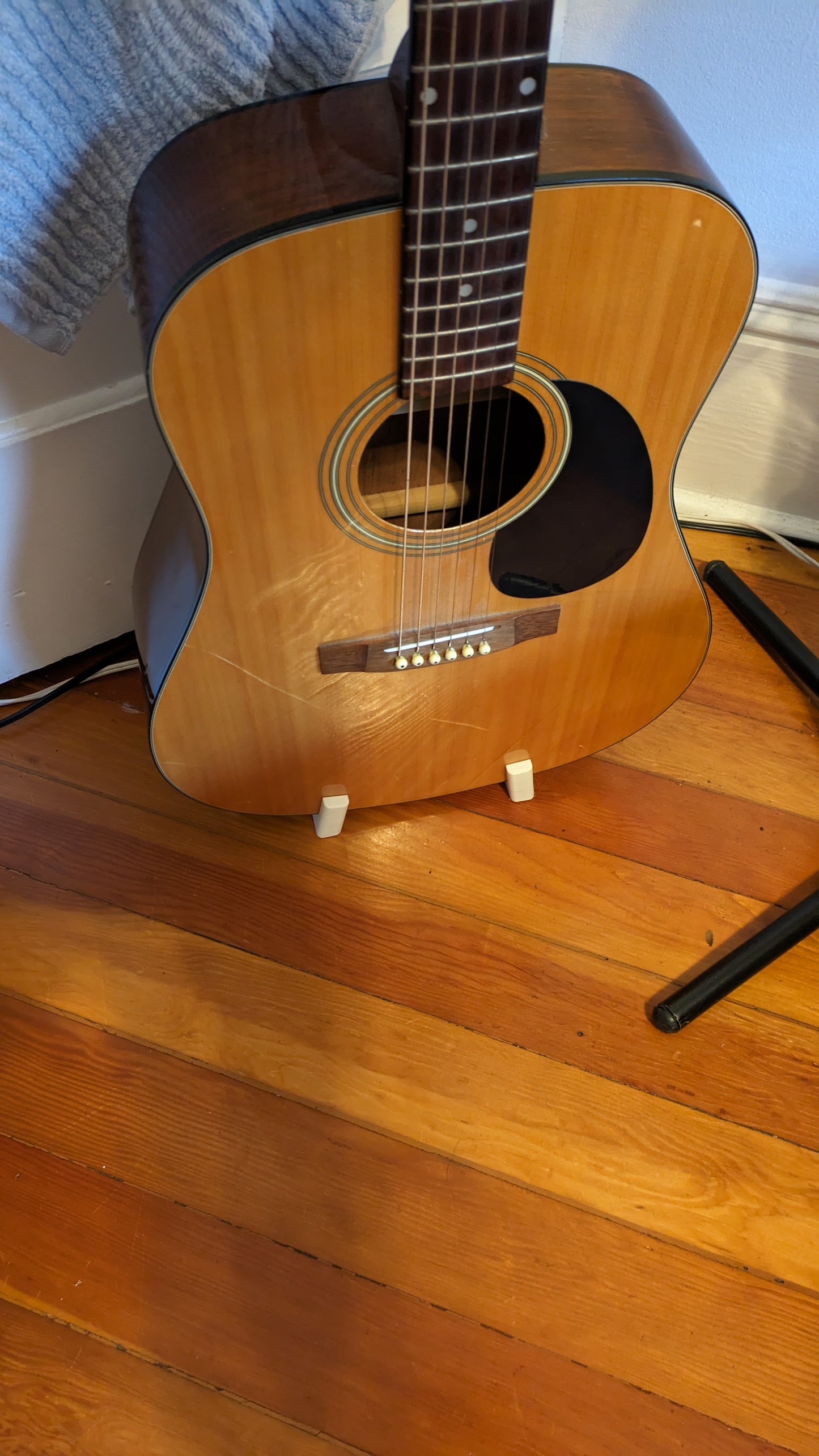 Acoustic Guitar Stand – Freestanding 3D Printed