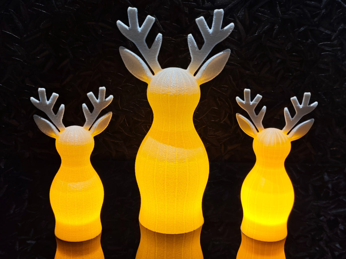 Rentierfigur mit strukturierter Oberfläche und LED-Teelicht
