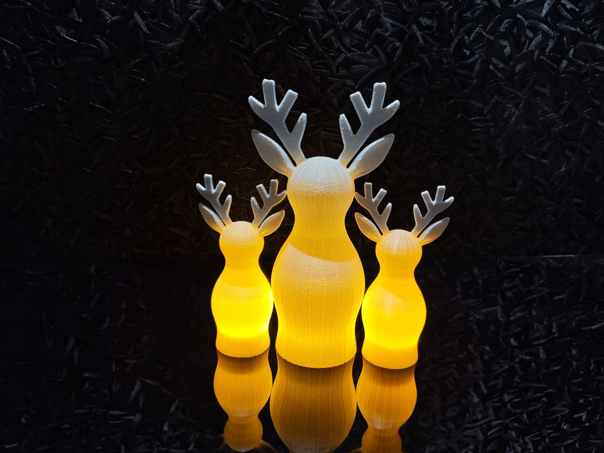 Rentierfigur mit strukturierter Oberfläche und LED-Teelicht
