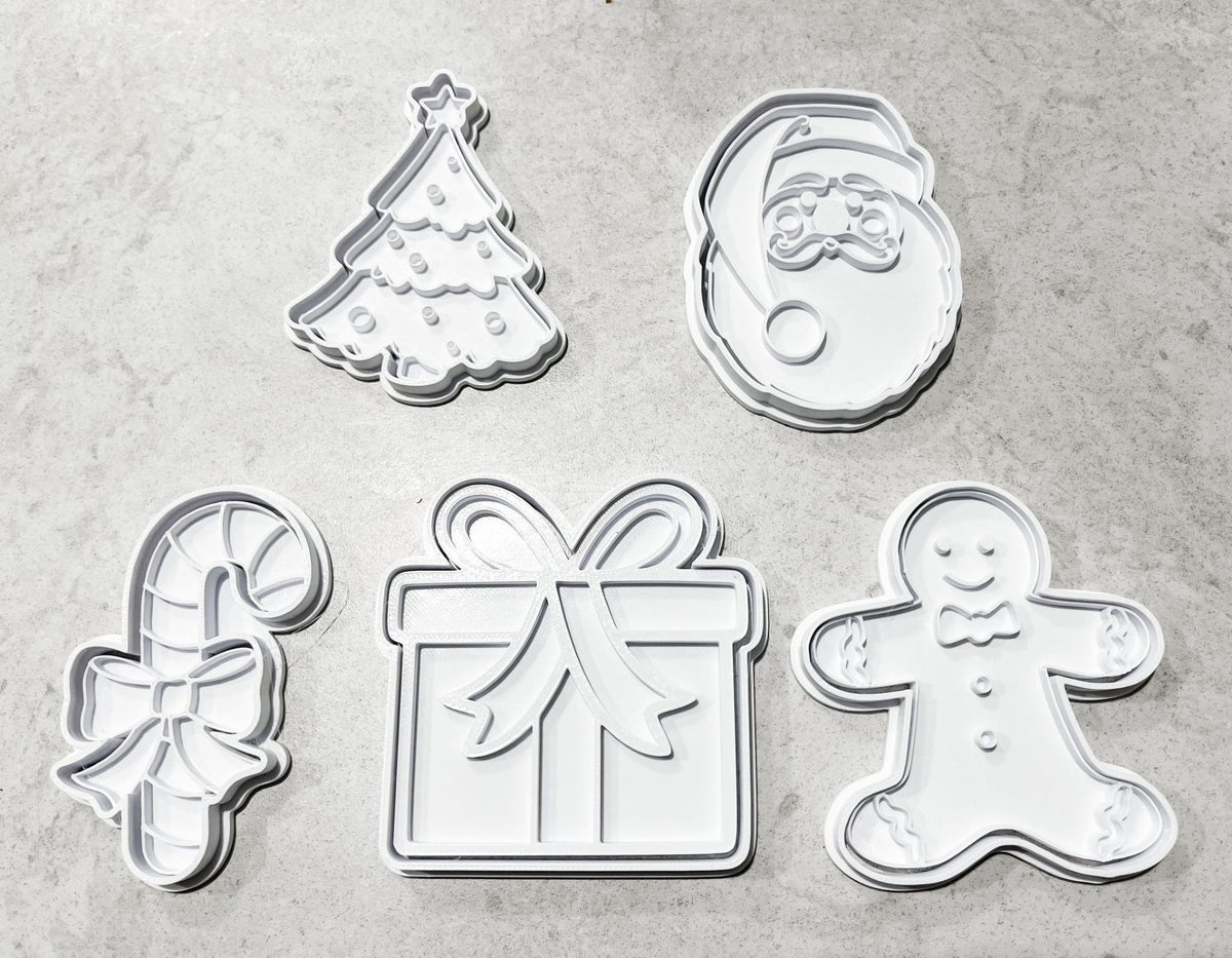 Plätzchenausstecher und Stempel mit Weihnachtsmotiven