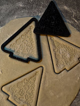 Plätzchenausstecher in Tannenbaumform mit Stempel